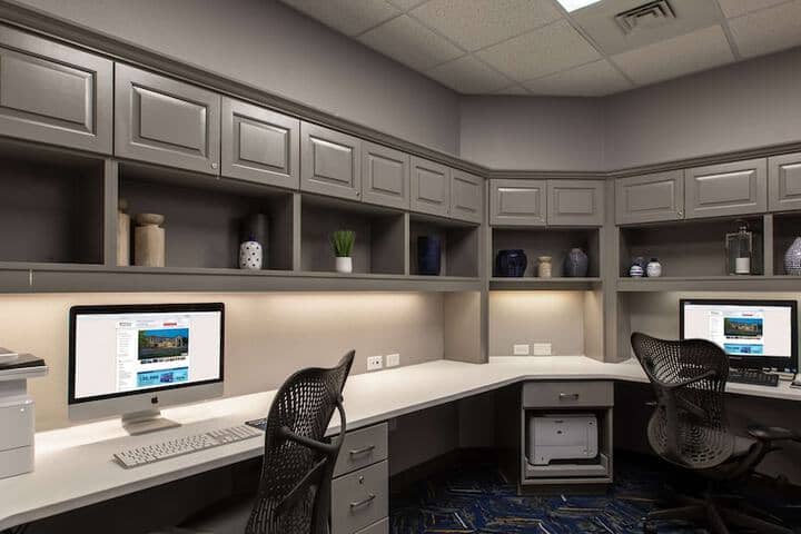 Business Center 57 of 59